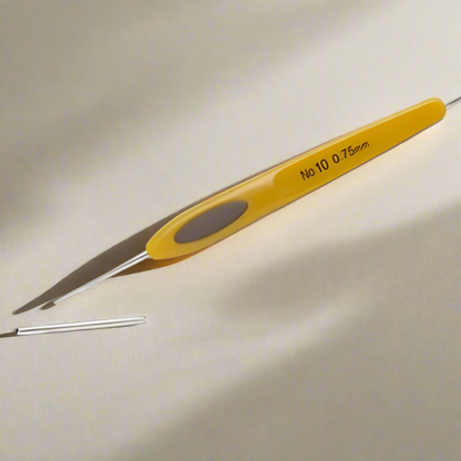 Clover Japanese Crochet Hook (0.6mm & 0.75mm)
